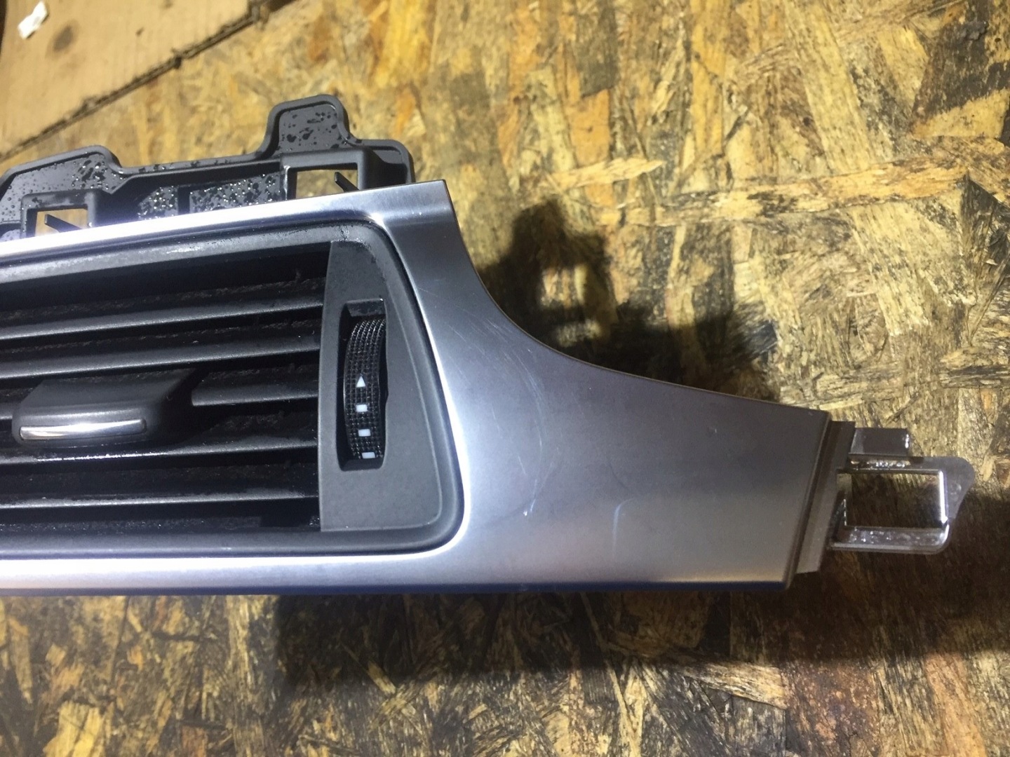AUDI A6 C7 sinistra BOCCHETTA ARIA ANTERIORE 4G1820901