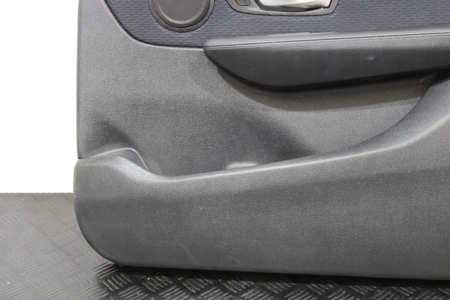 upholstery side door right front BMW 2 F45 ACTIVE TOURER