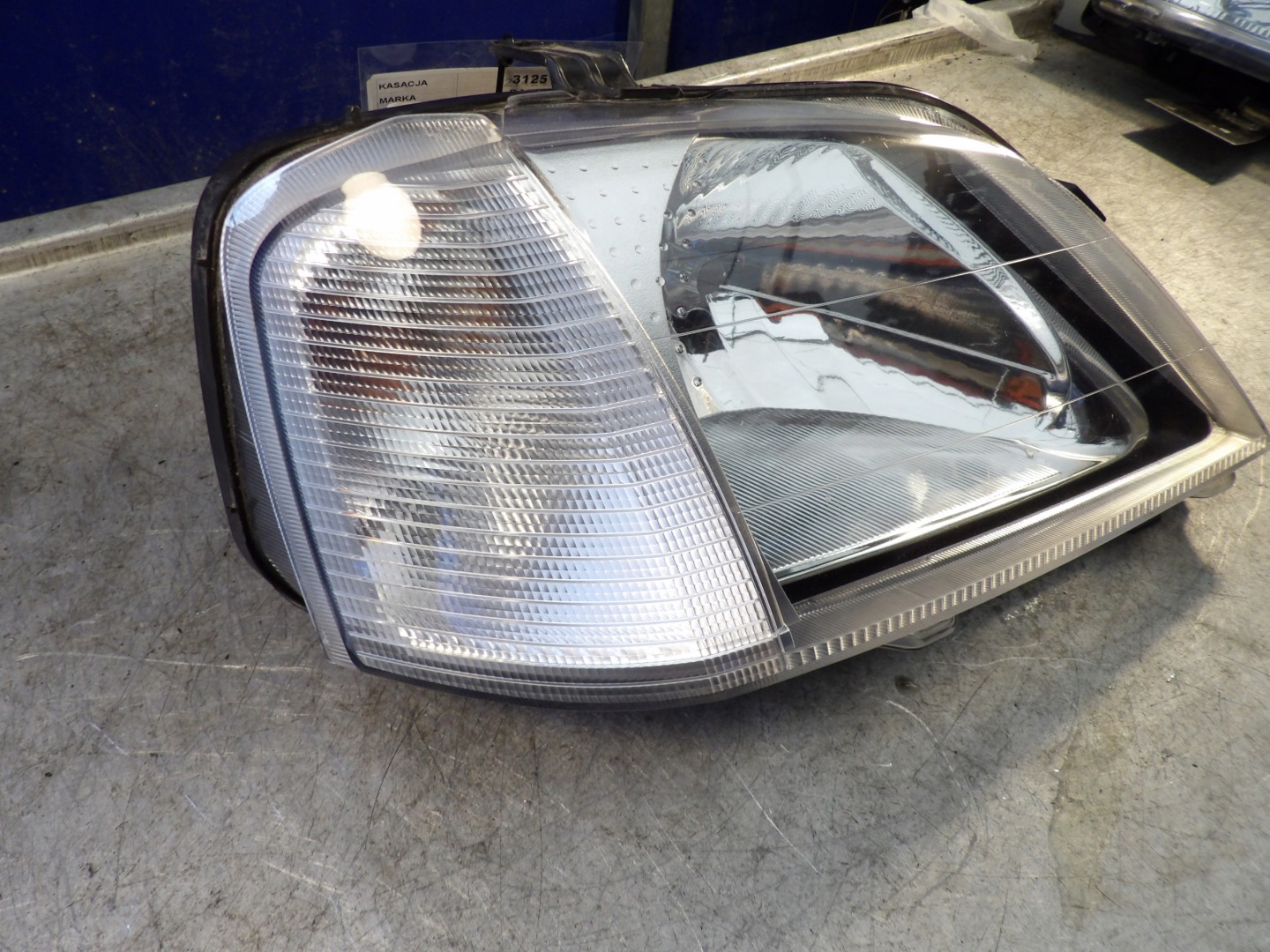 Dacia Logan and lift light front right 551-1153R-LHD