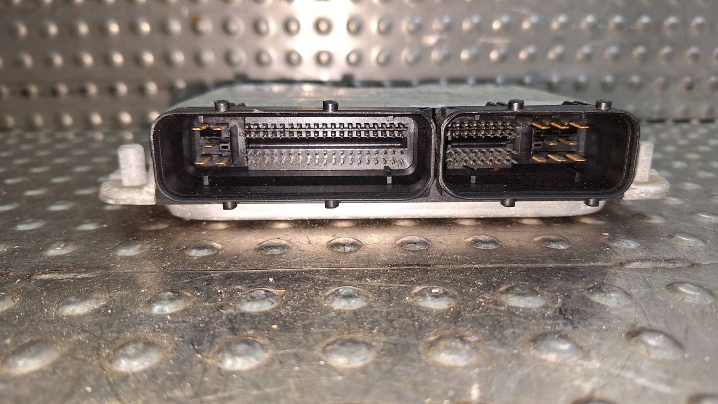 computer control unit of the engine 8N0906018Q 0261206439 AUDI TT 8N 1.8T