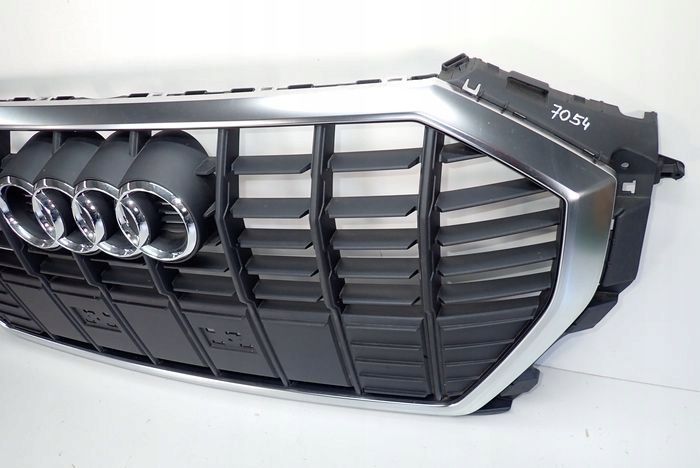 AUDI Q3 II 18- grille 83A853651E