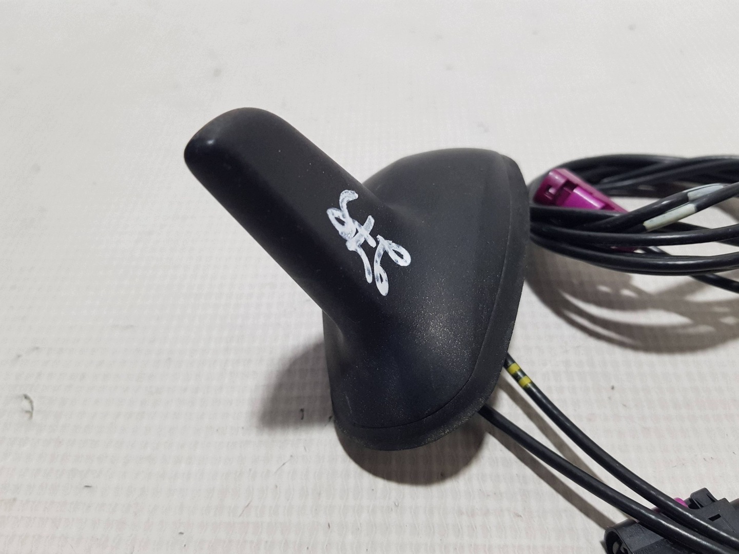 Antenne GPS pletwa Mercedes C W204 2048207075