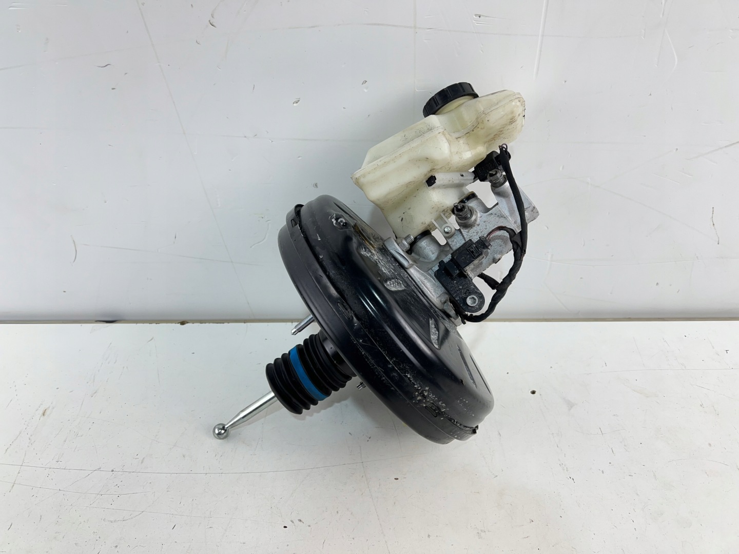 Servo bremsen VW SEAT SKODA 2Q1614105P