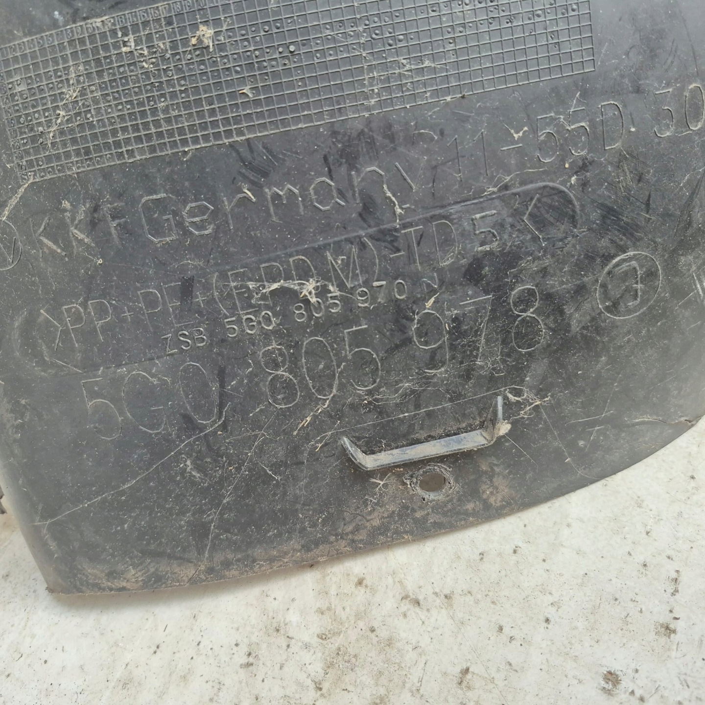 VW GOLF VII 7 12-20 mudguard front front right