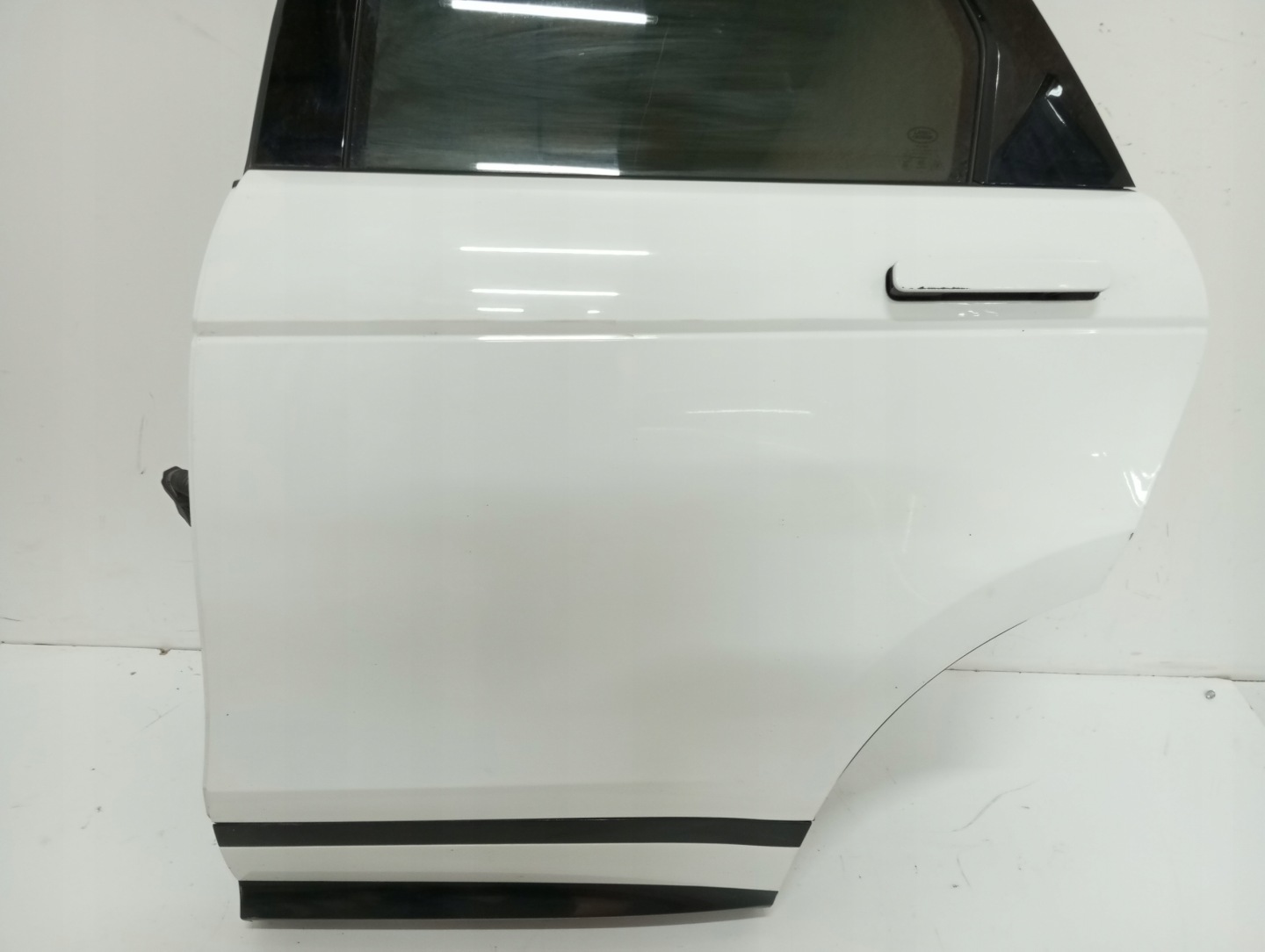 door left rear. RANGE ROVER EVOQUE II 19R