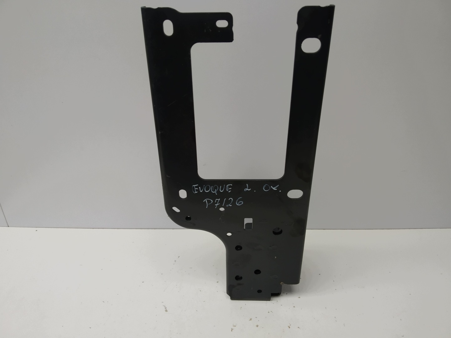 2018r + Range Rover Evoque II L551 console holder radiator left right
