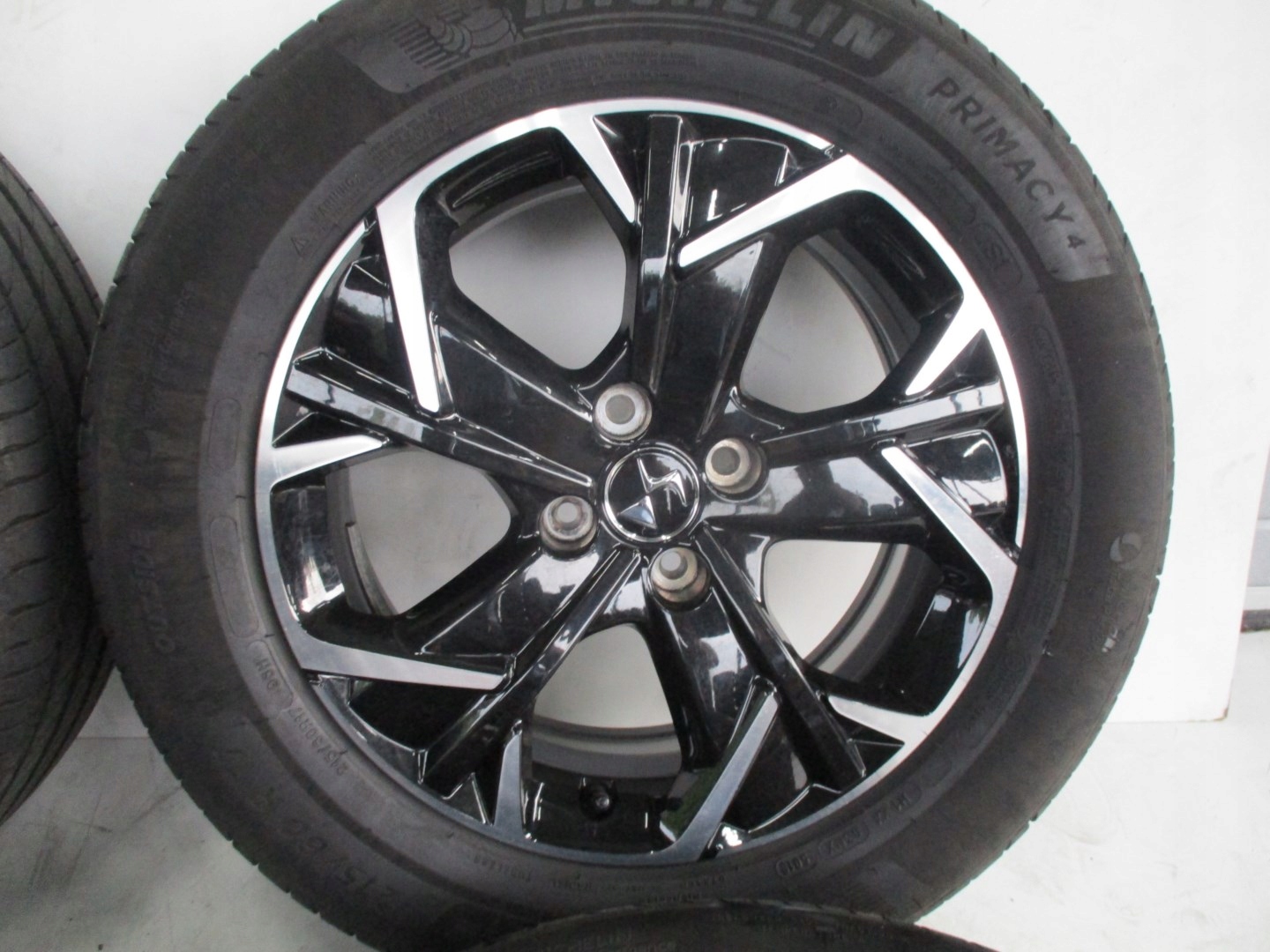 wheels discs tyres CITROEN DS3 CROSSBACK R17