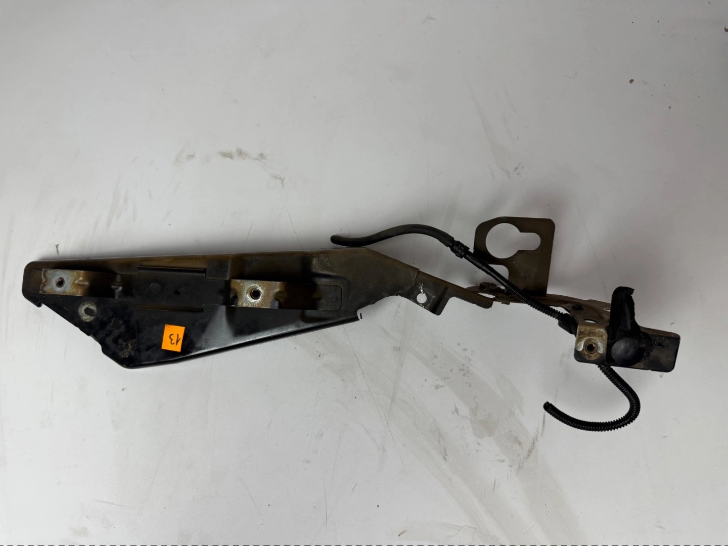 Support plaque Aile Avant Avant Droit Citroen C4 Picasso II
