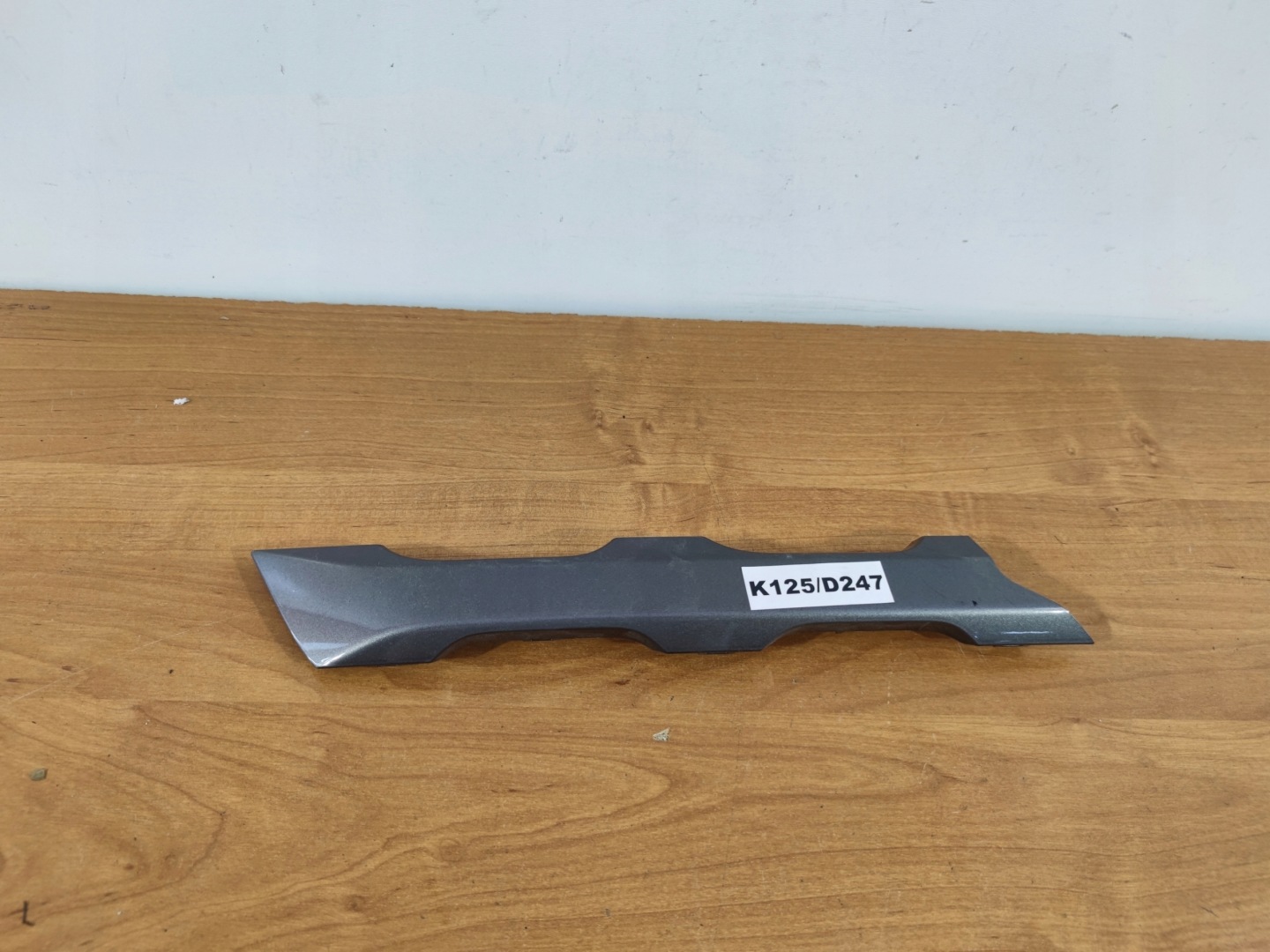 SUZUKI GRAND VITARA right moulding grille lower