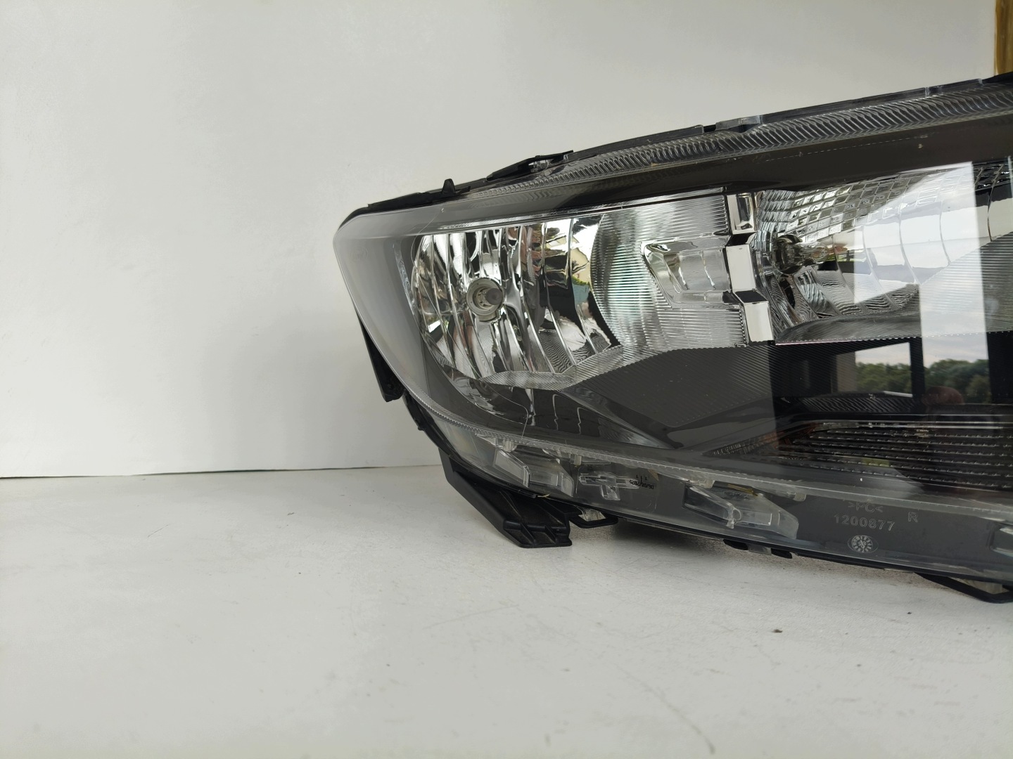 Licht rechts REFLEKTOR FORD TRANSIT CONNECT 22