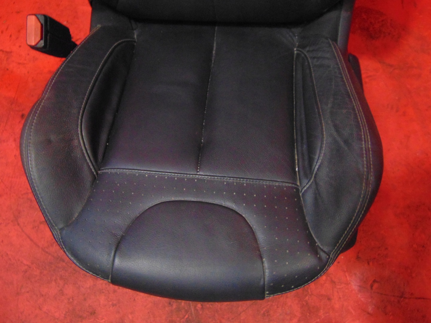 PEUGEOT 2008 and seats side leather GRZANE