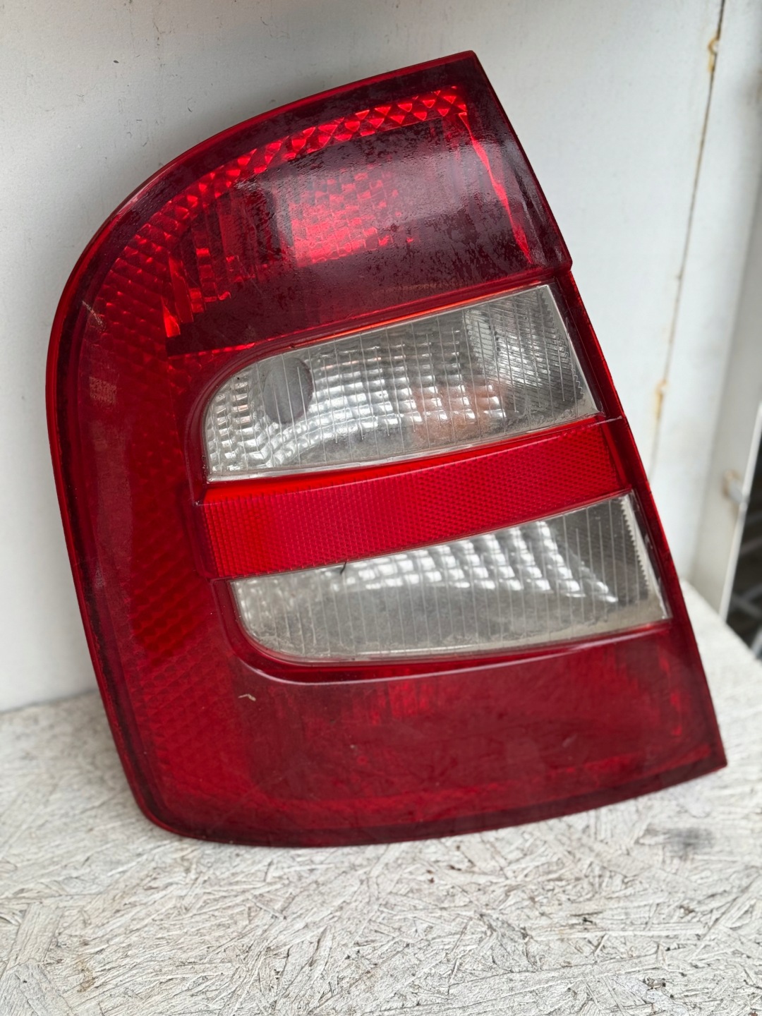 light rear part left SKODA FABIA and 1 HB 6Y6945095B