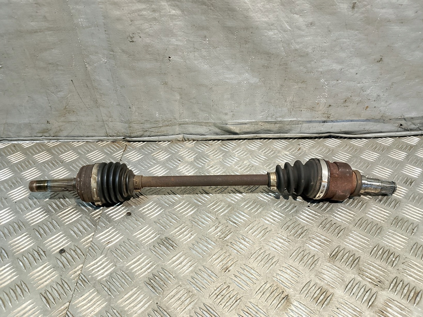 semi-axis left short. TOYOTA AYGO and 1 1.0 B