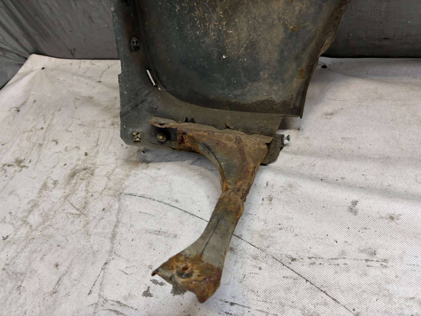 fender right front Audi A6 C5 k: LZ6M