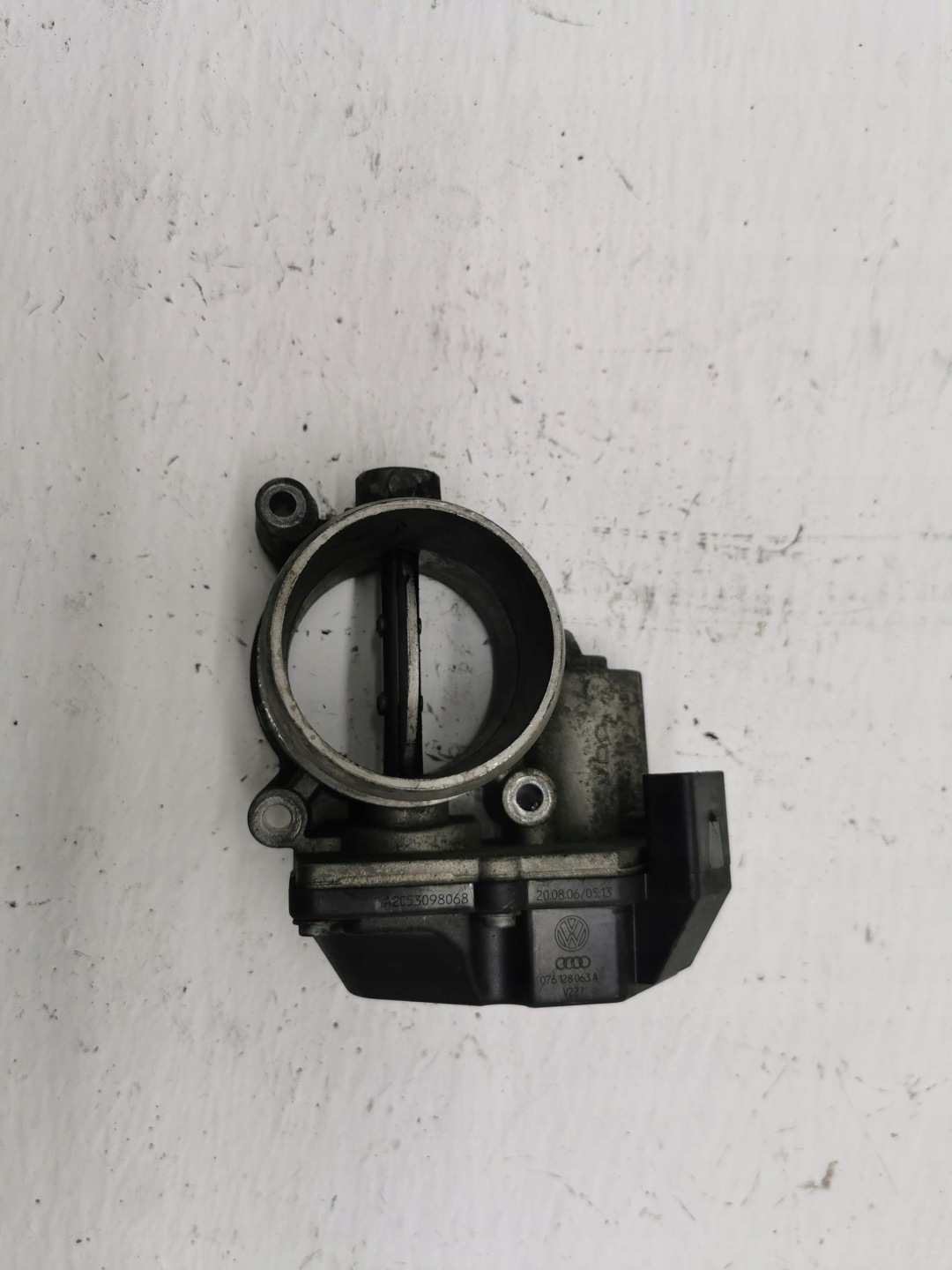 Valvola a farfalla VW CRAFTER 2.5 TDI 06-11 076128063A
