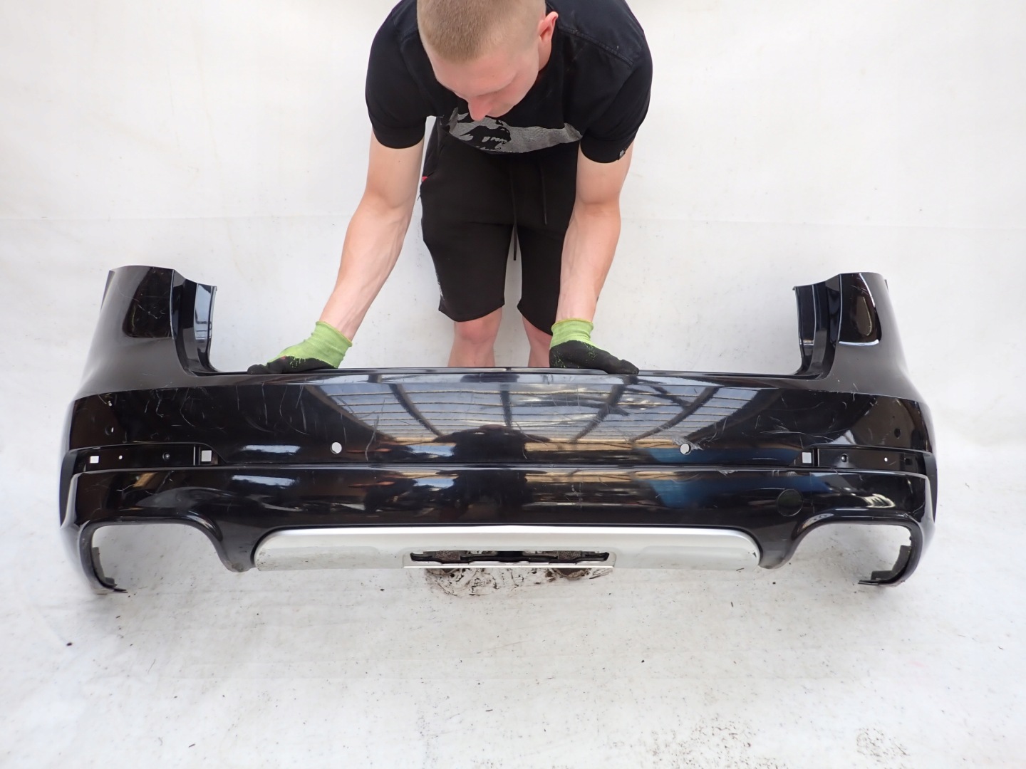 MASERATI LEVANTE 16-24 bumper rear part rear PDC