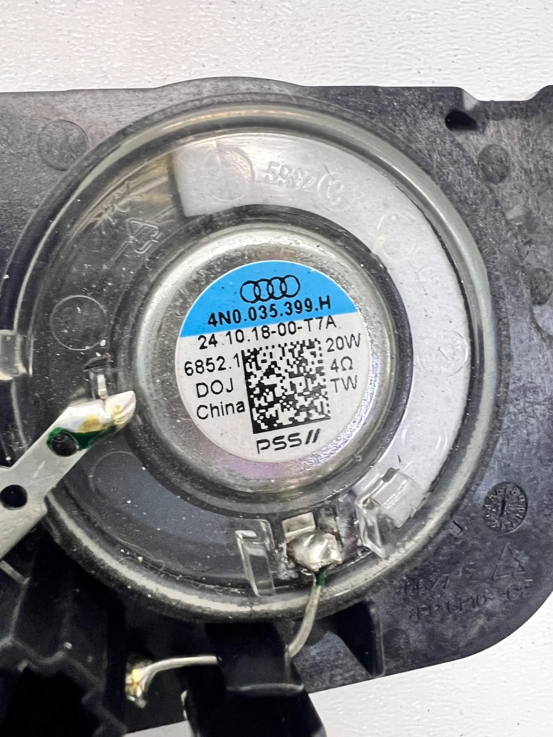 speaker of the dashboard AUDI A6 C8 4N0035399H