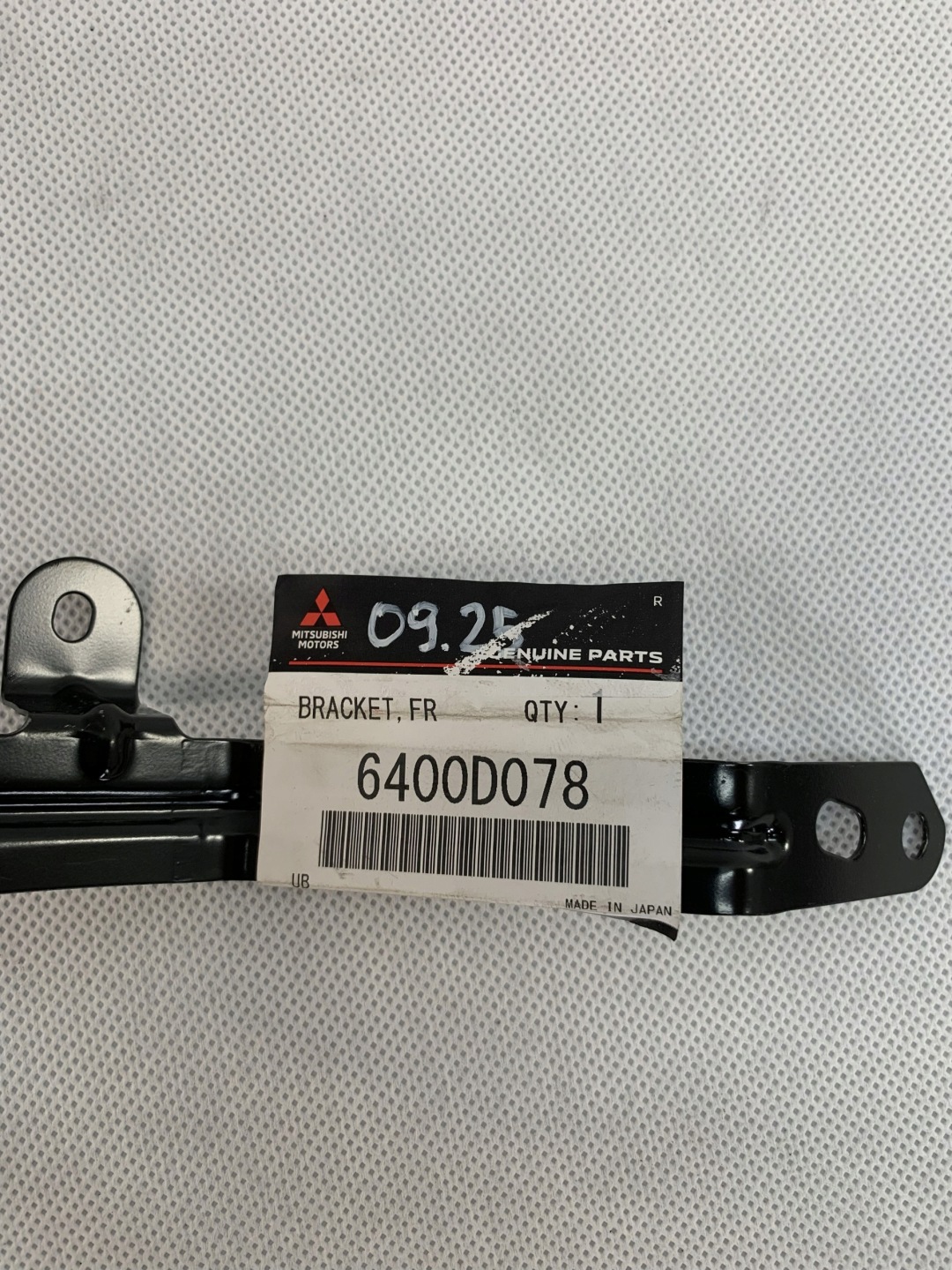 Support plaque Feux antibrouillard Mitsubishi ASX 12r 2012 6400D078 09.25
