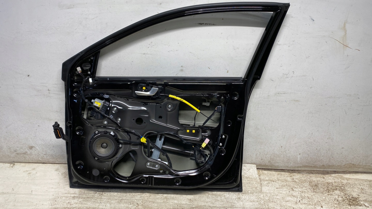 KIA STONIC door right right front front ABP black, 17-24