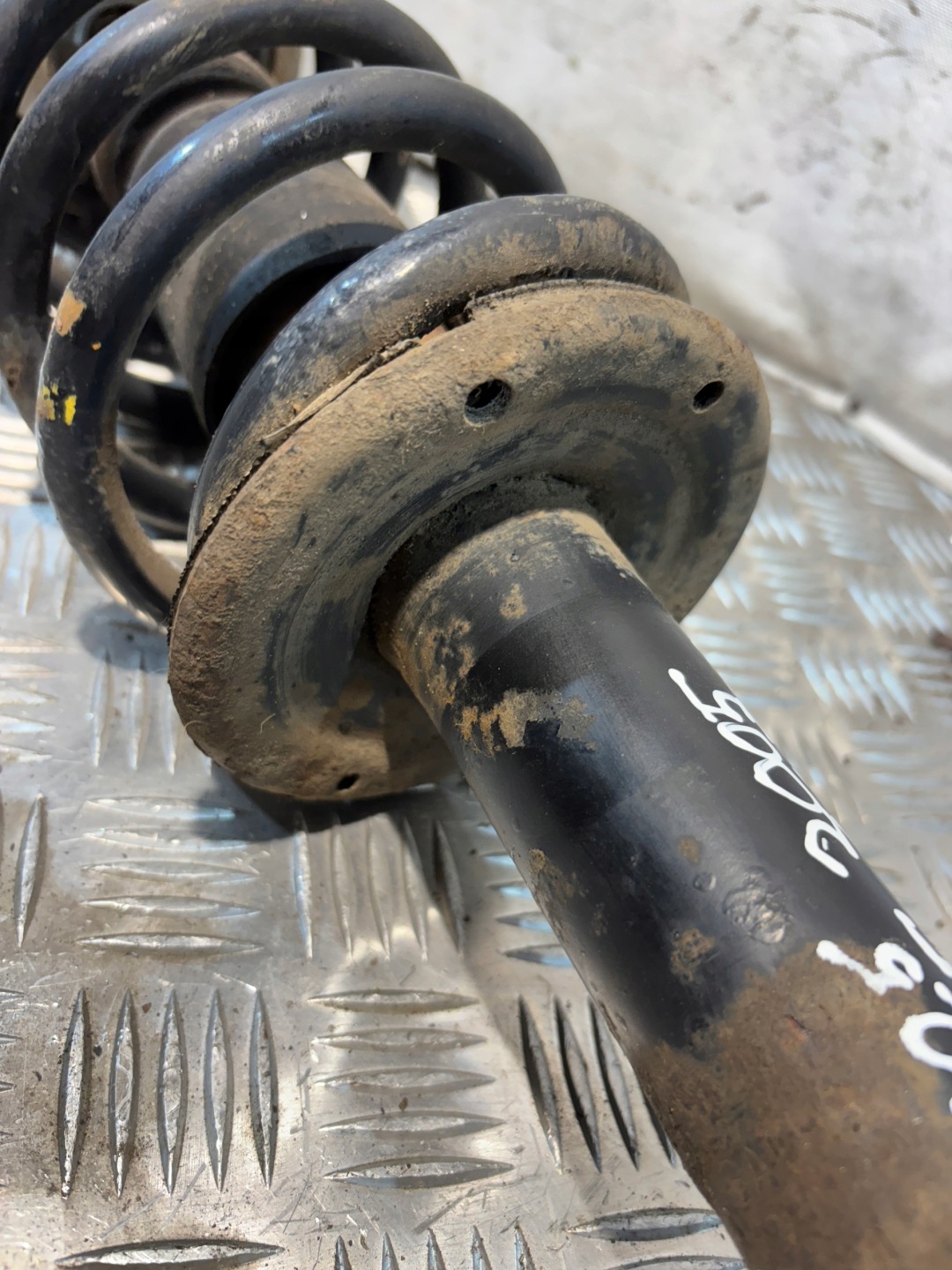 shock absorber spring left front Volkswagen Passat B5 lift