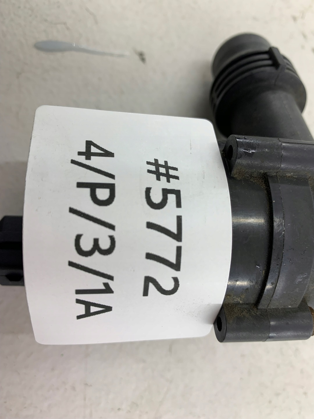 BMW E65 LIFT 3.0 D supplementary water pump 6922699