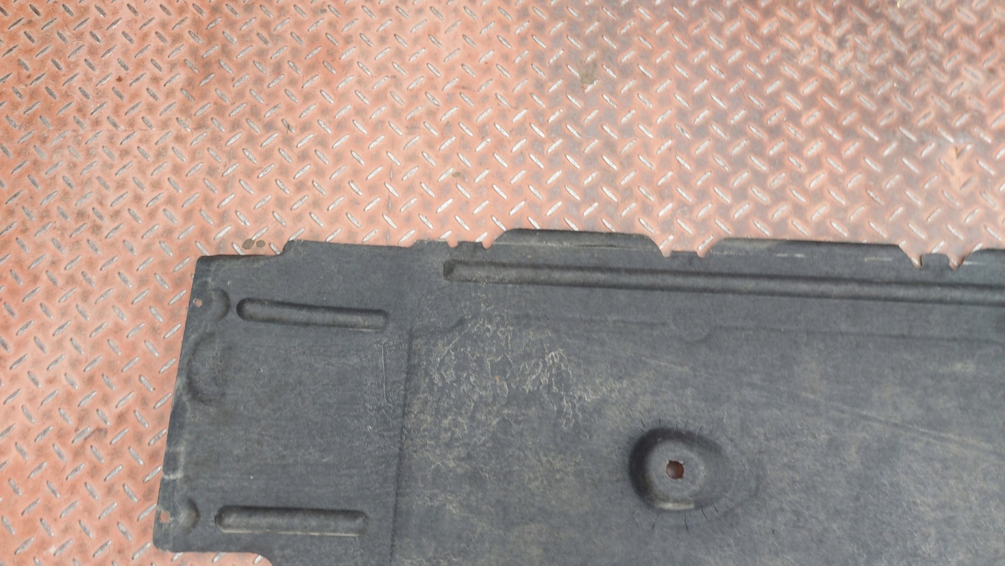 cover chassis right VOLVO V40 CC 12-19