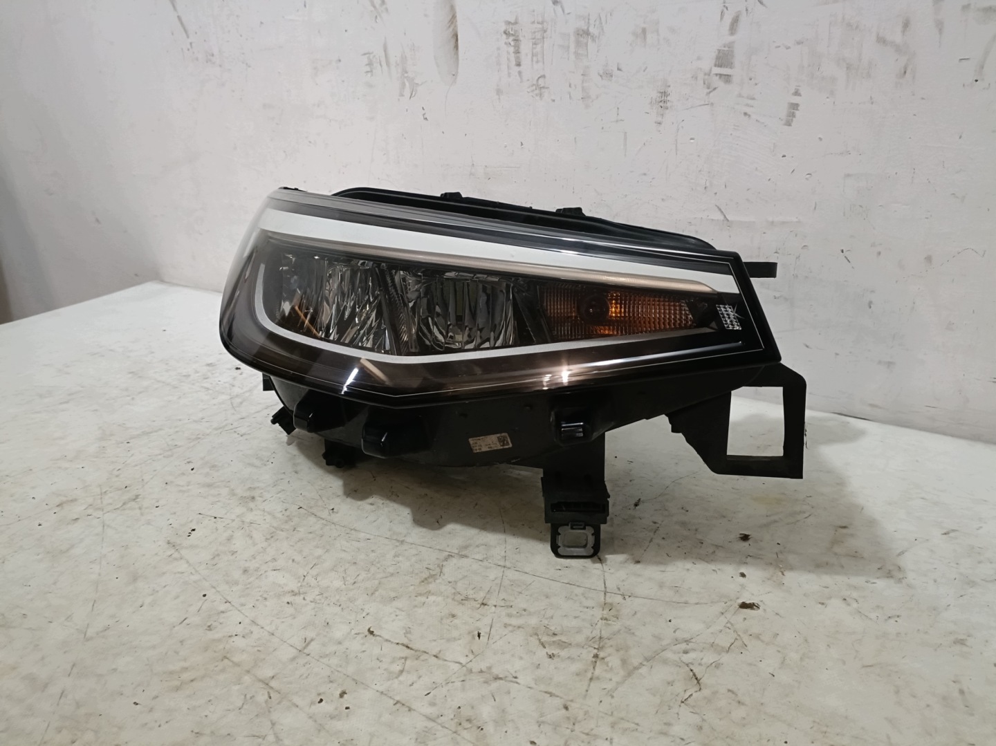 VOLKSWAGEN ID.4 ID4 ID.5 ID5 20- light right front FULL LED 11B941006B