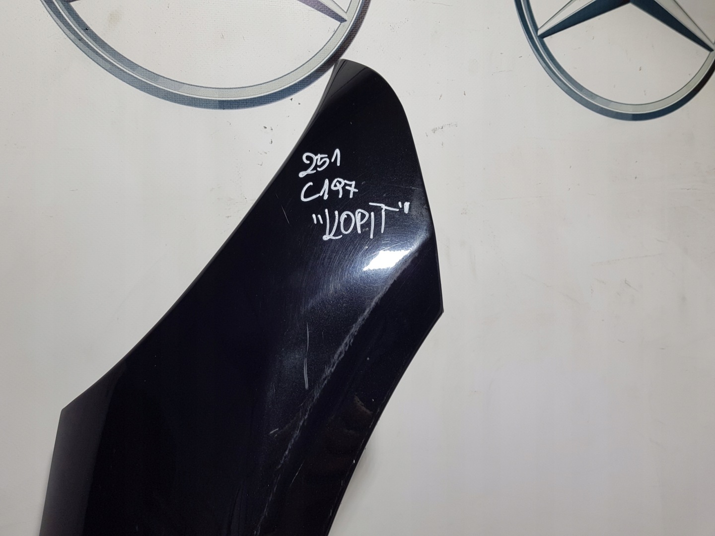 fender right front MERCEDES W251 C197 197