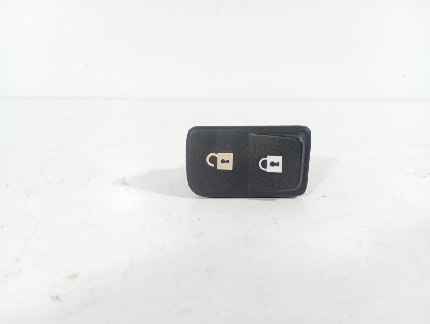 Volvo V50 S40 04-12 switch button of a lock central OE 0665832