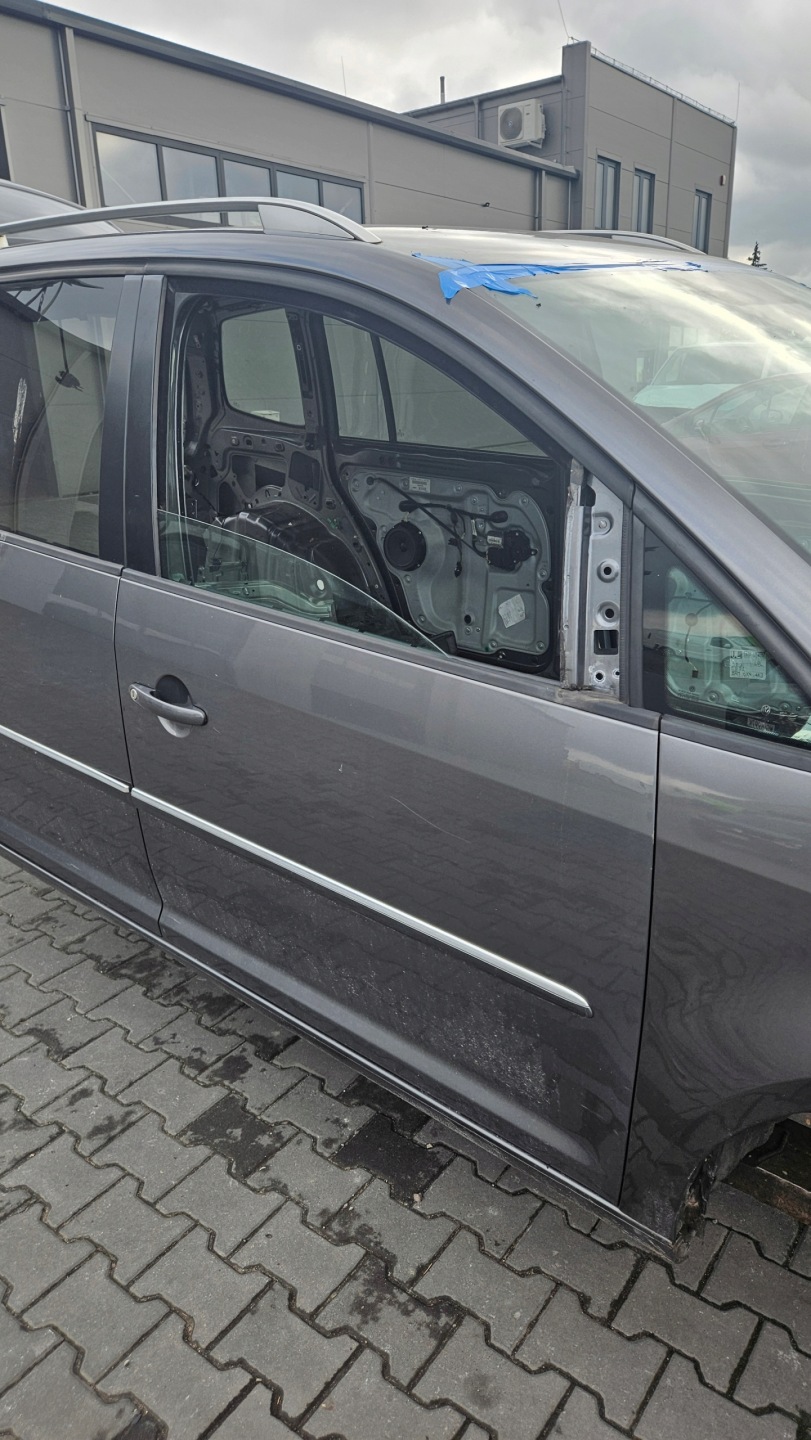 VW TOURAN and door right front complete LIFT colour LD7R