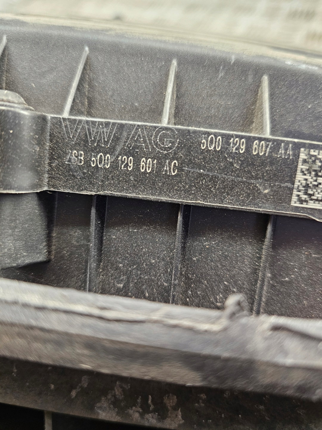 VW SEAT SKODA A3 Gehäuse filter luft 5Q0129607AA