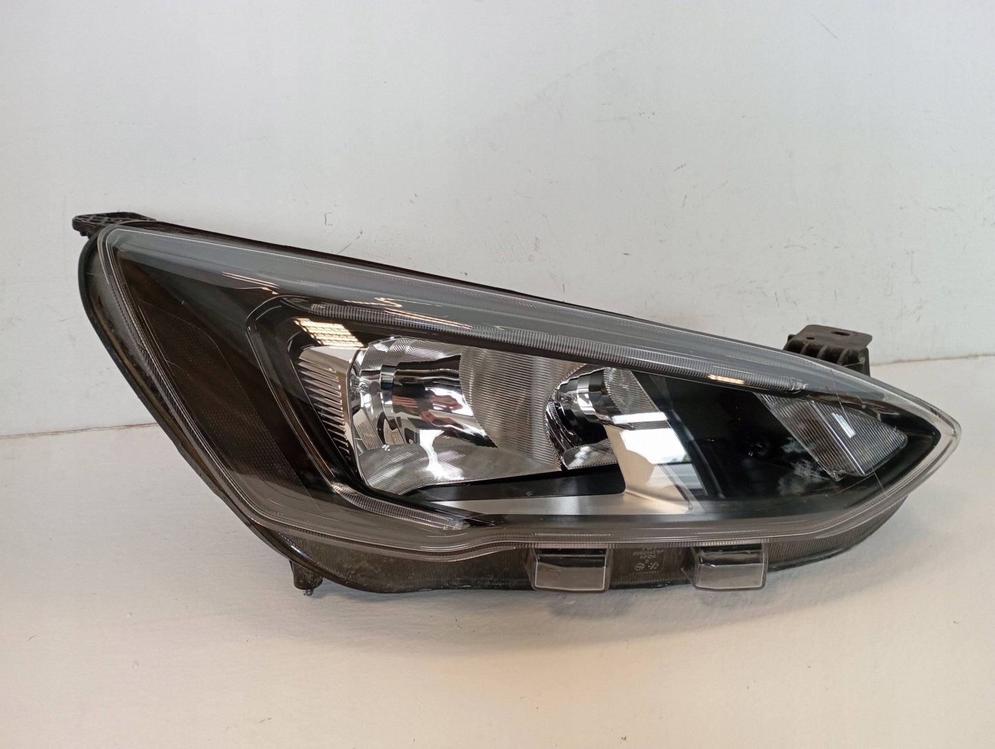REFLEKTOR front FORD FOCUS JX7B13W029CE light front MK4 right