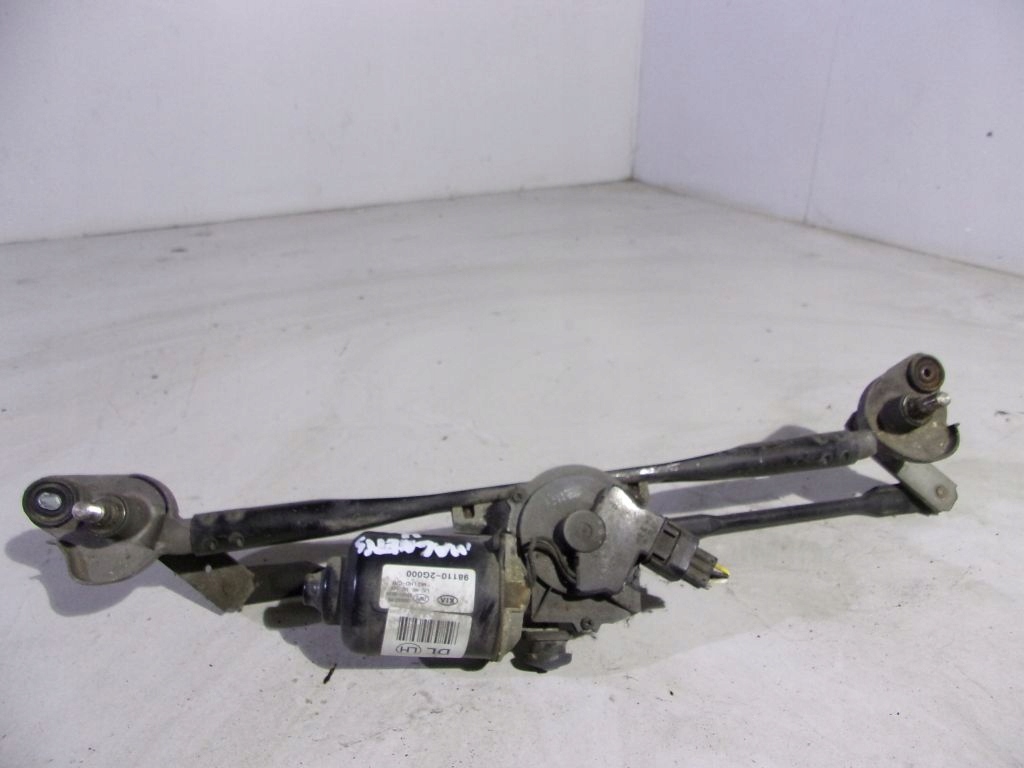 Kia Magentis II wiper mechanism front