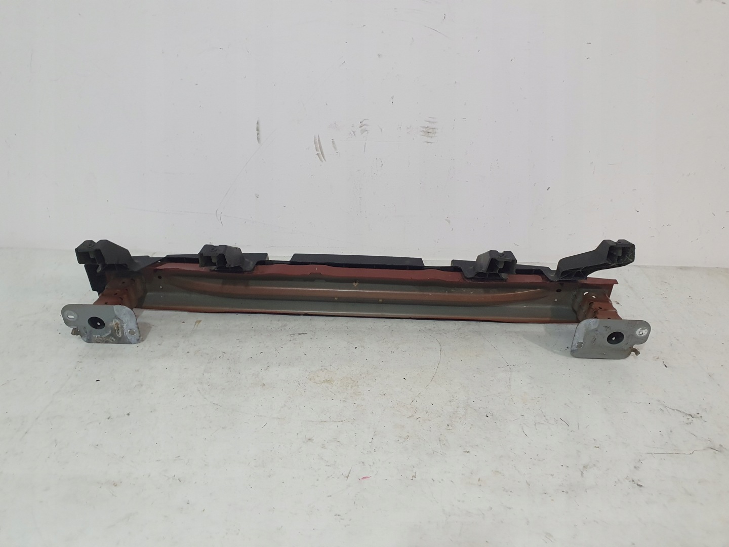 pillar sider absorber below bumper rear part tylni Dacia Jogger