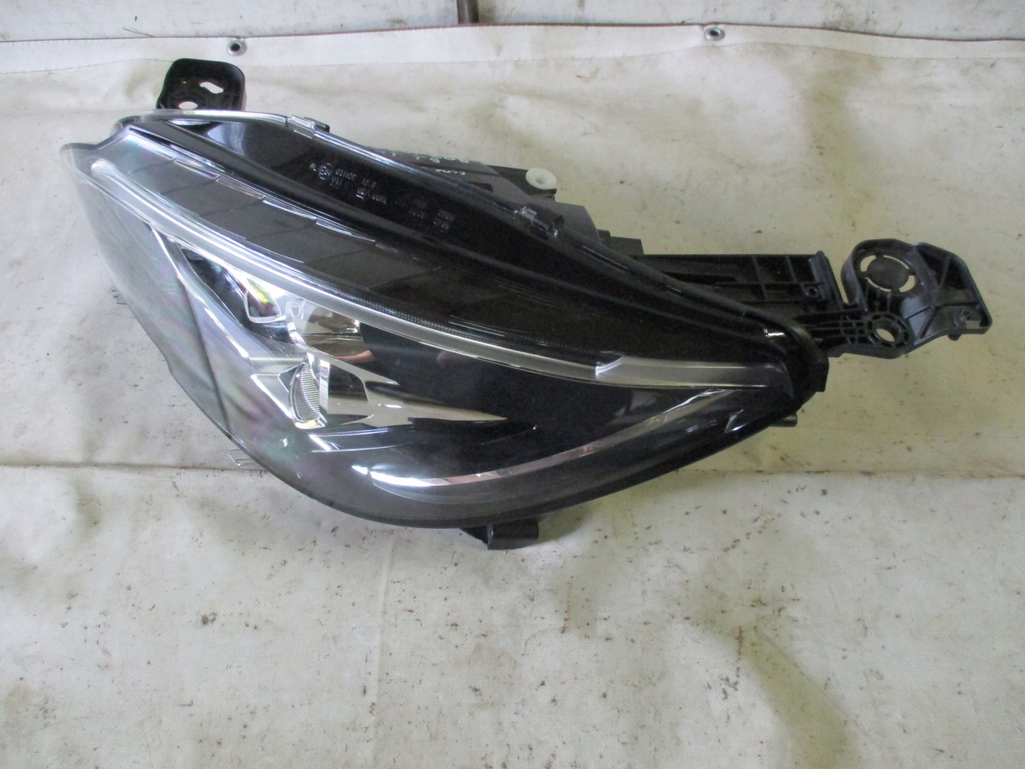 light left front front Peugeot 308 lift T-9 98169906