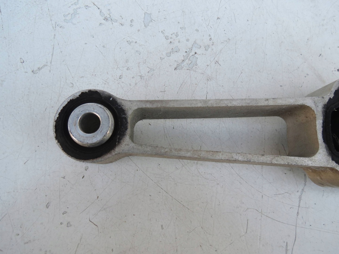 engine mount VOLVO V60