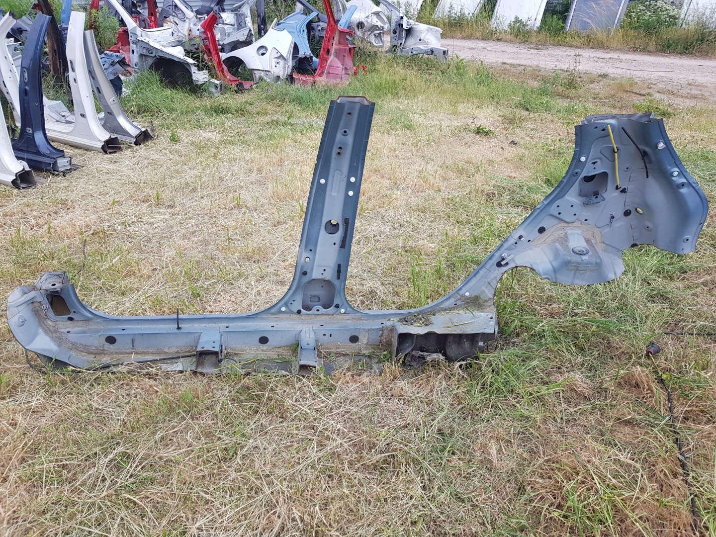 HYUNDAI I10 II quarter fender pillar threshold right