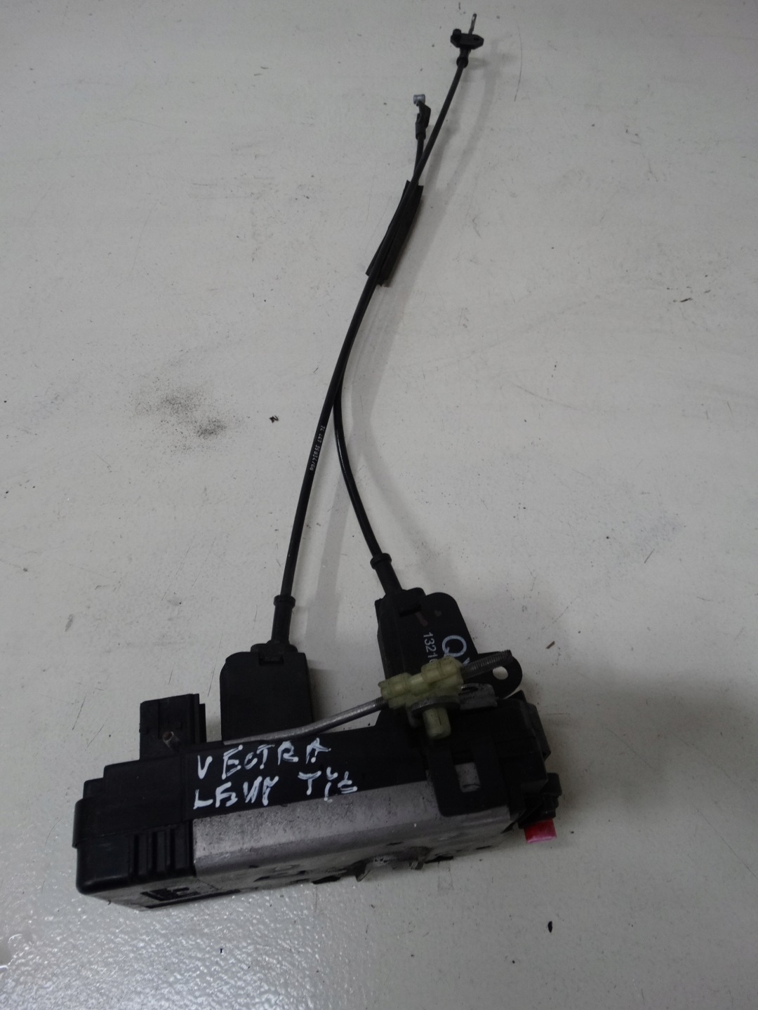 lock door OPEL VECTRA left rear part 5 PIN 13210763