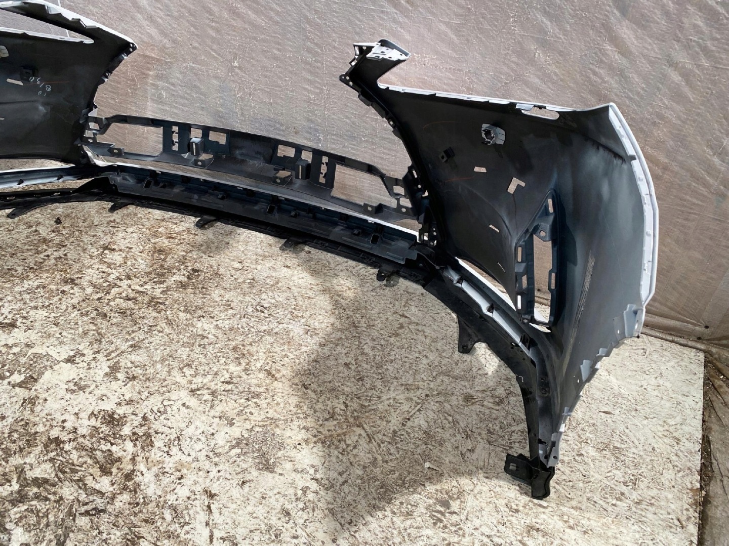 Lexus RX IV RX450H LIFT 19- bumper front
