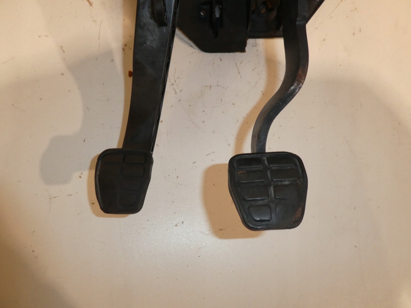 servo pumpa kočnice pedale VW T4 701612101