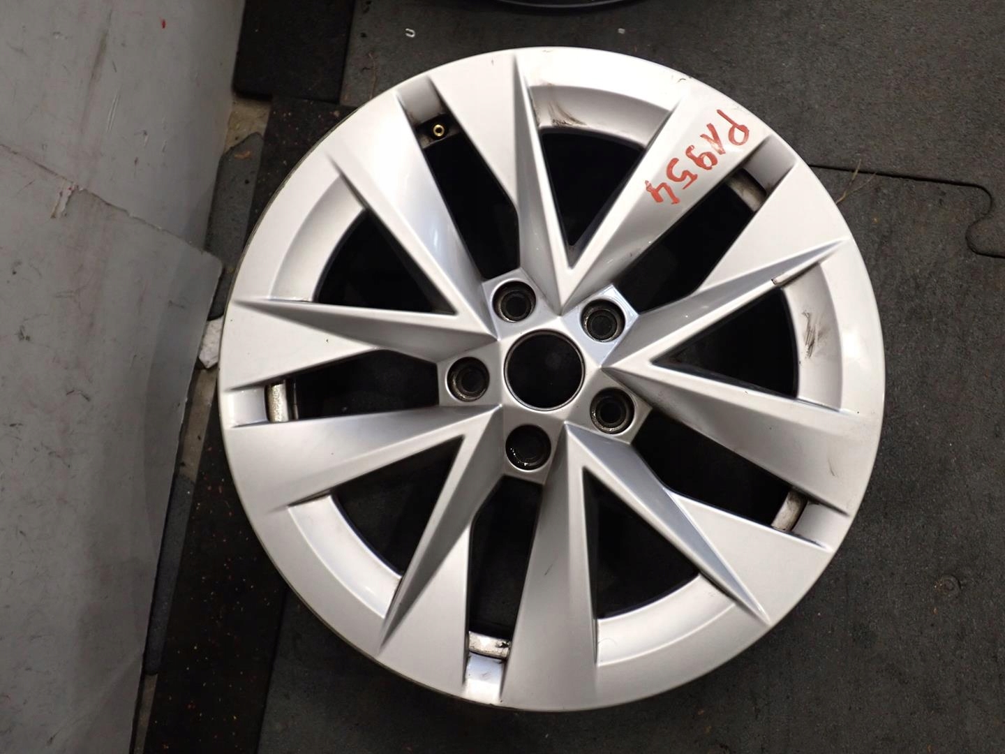 disk disk SKODA 5E3 5x112 ET46 7J 17" 5E3601025