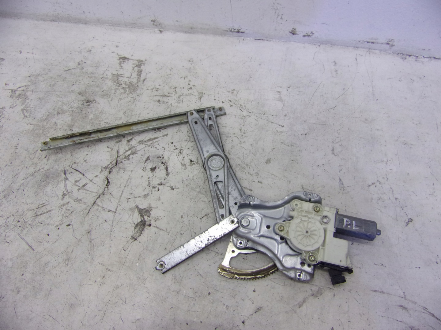 wiper mechanism front left TOYOTA COROLLA E12