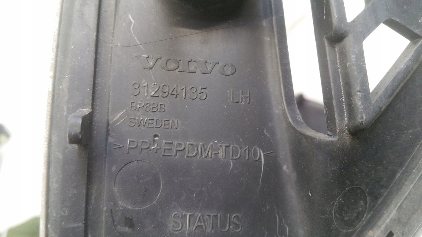 grid of a bumper left front 31294135 Volvo V60