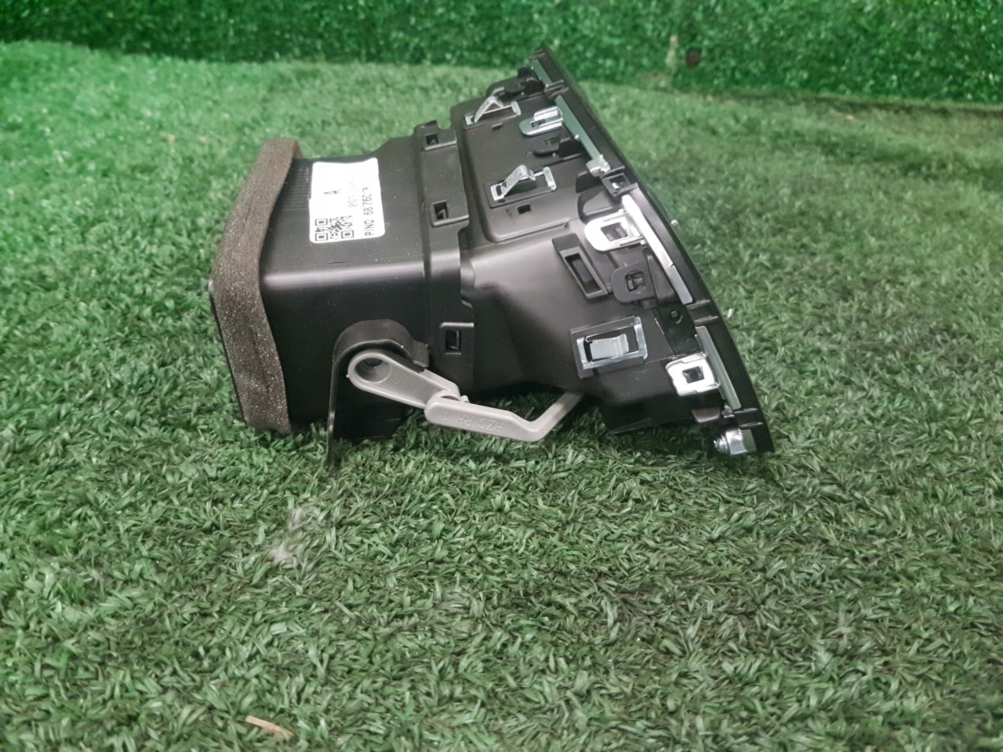 grid air conditioning devices right RENAULT KOLEOS 2 687601297R 2018