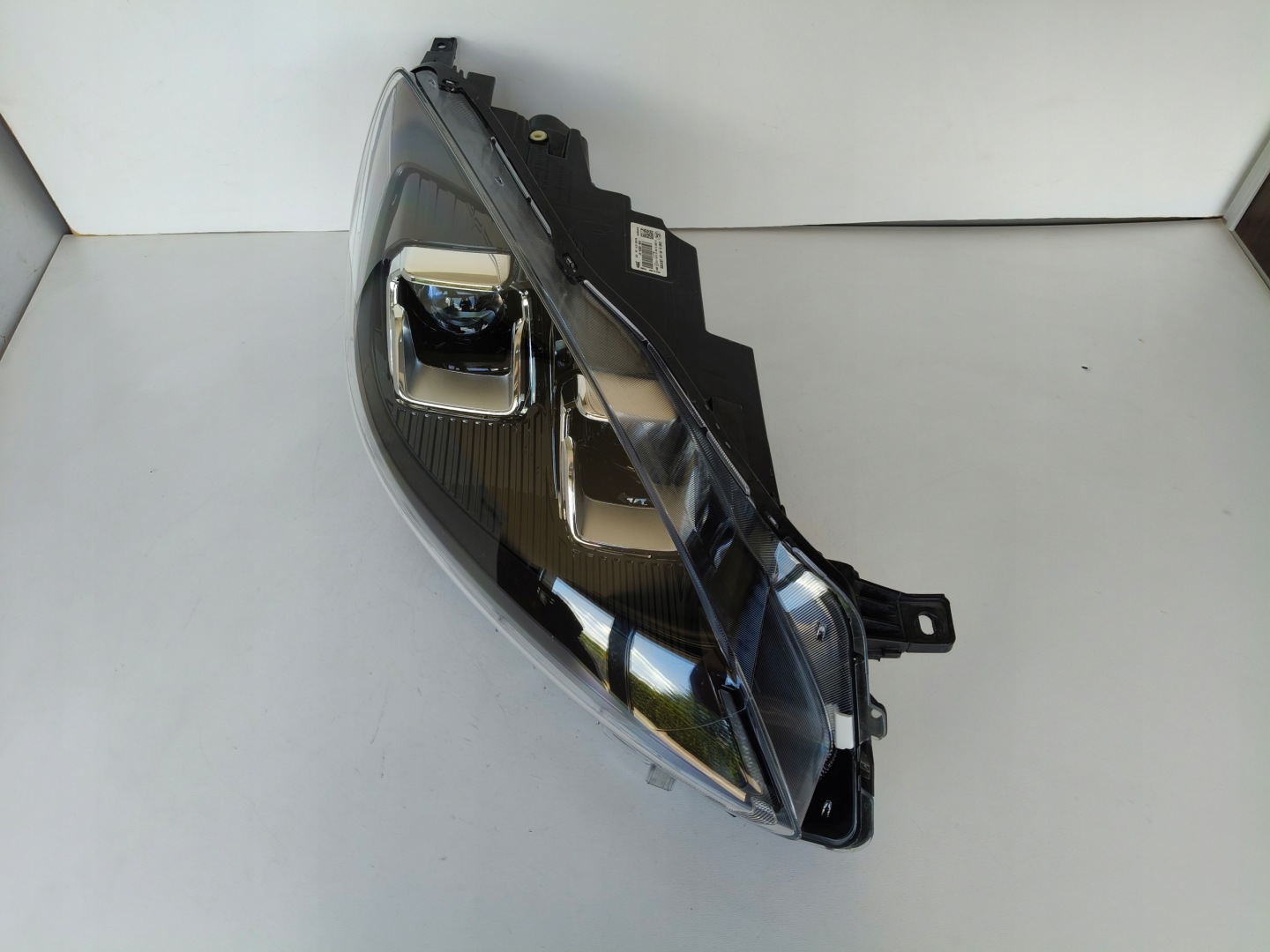 light right REFLEKTOR FORD KUGA MK3 19- FULL LED
