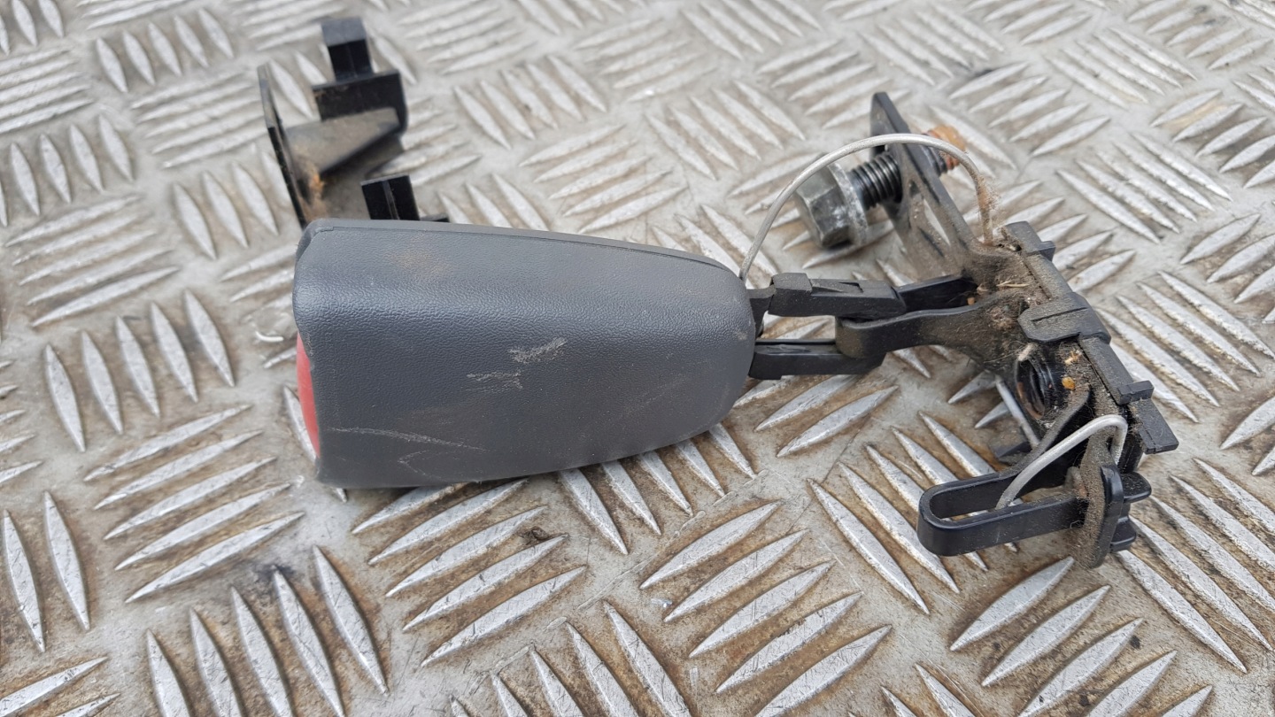 VOLVO V70 SPINKA supports safety right rear part