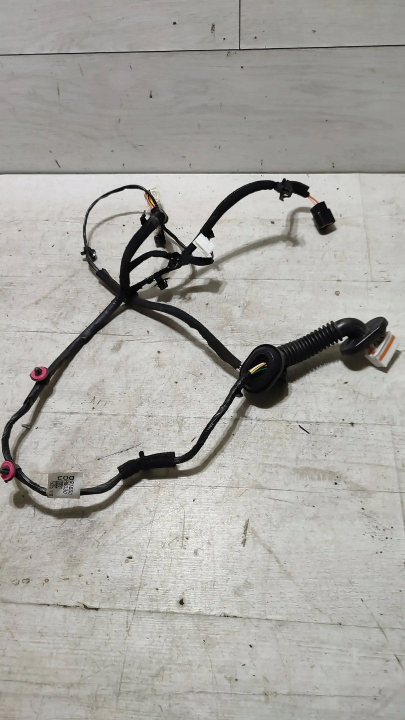 KIA Rio IV 18r Z tylu bundle przewodow door