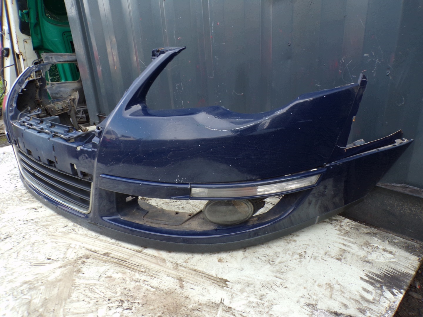 front bumper front VOLKSWAGEN PASSAT B6 (R1)