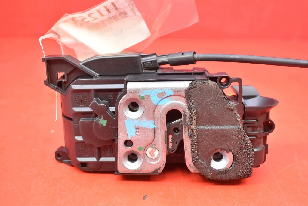 lock door left front front EU 805030006R RENAULT MEGANE SCENIC 3 III