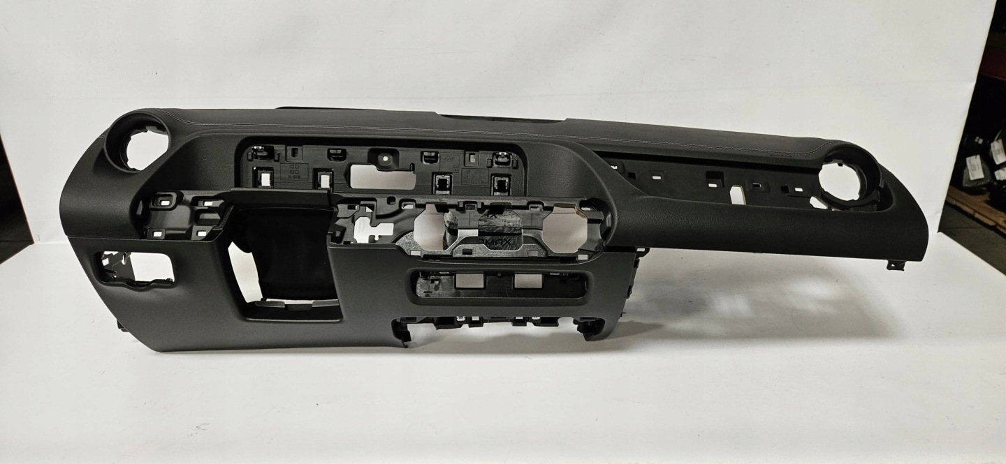 dashboard instrument panel cockpit MERCEDES B-KLASA W247 247